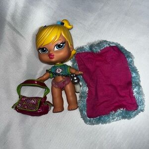 Vintage 2004 Bratz Babyz Cloe Doll MGA w/ Original Outfit Bottle Blanket Purse